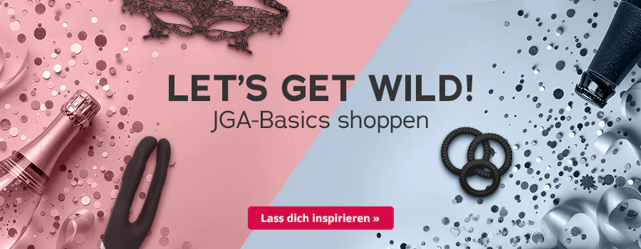 Das Bild zeigt eine Werbeanzeige mit einem farblich geteiltem Hintergrund. Die eine Hälfte ist rosa mit farbgleichem Konfetti und die andere Hälfte ist blau und ebenfalls mit farbgleichem Konfetti. Grossflächig steht in schwarzer Schrift "LET´S GET WILD JGA-Basics shoppen". Auf dem rosanem Hintergrund sieht man eine schwarze Augenmaske aus Spitze und einen schwarzen Doppelvibrator. Auf dem blauen Hintergrund sind drei schwarze Penisringe in unterschiedlichen Grössen abgebildet. Unten befindet sich ein rotfarbener Button mit weisser Aufschrift "Lass dich inspirieren »"