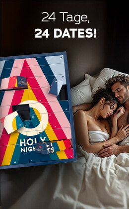 Das Bild zeigt eine Werbeanzeige. Ein Mann und eine Frau liegen beide Arm in Arm, mit geschlossenen Augen und oberkörperfrei im Bett. Plakativ ist der Adventskalender mit buntem Design und der Aufschrift „HOLY NIGHTS“ abgebildet. In weisser Schrift steht „24x Tage, 24x Dates!“.