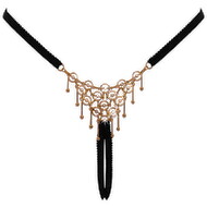 Ouvert-String mit aufwendigem Schmuck