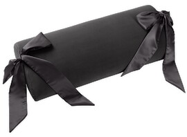 Hauptbild von Liebeskissen „Ravish Bondage Pillow“ mit Satin-Fesselbändern